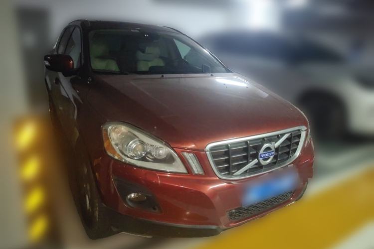 Used Volvo XC60 2010 T6 AWD Zhiya Edition Front Right 45 Deg