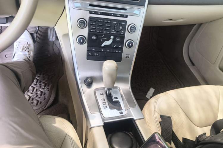 Used Volvo XC60 2010 T6 AWD Zhiya Edition Gear Lever