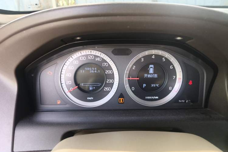 Used Volvo XC60 2010 T6 AWD Zhiya Edition Instrument Cluster