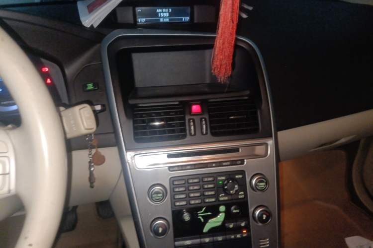 Used Volvo XC60 2010 T6 AWD Zhiya Edition Audio And AC Panel