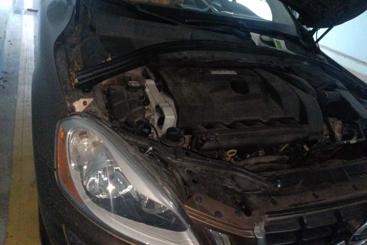 Used Volvo XC60 2010 T6 AWD Zhiya Edition Engine Bay Right