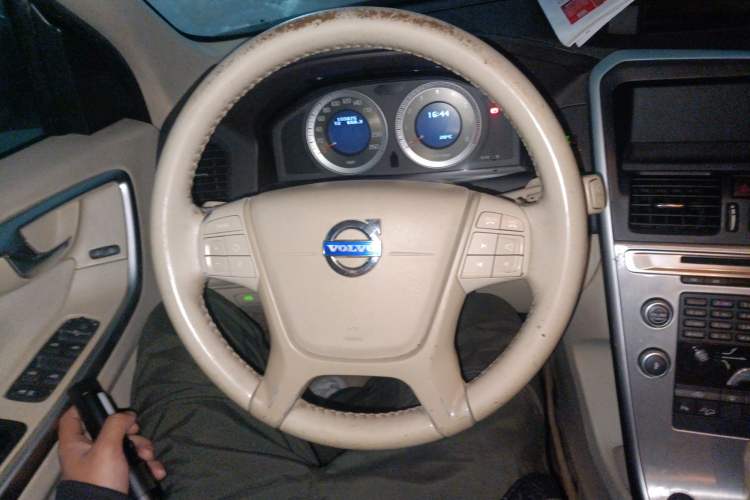 Used Volvo XC60 2010 T6 AWD Zhiya Edition Steering Wheel