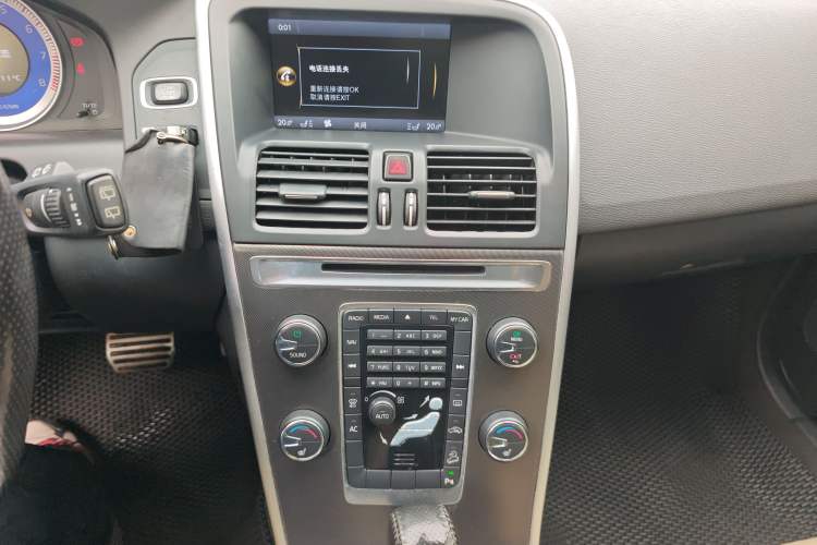 Used Volvo XC60 2011 T6 AWD Zhiya Edition Audio And AC Panel