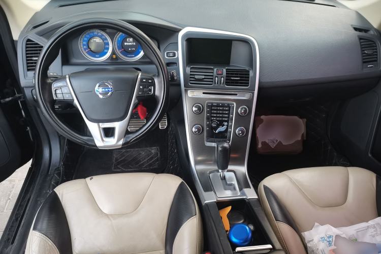 Used Volvo XC60 2011 2.0T Zhiya Edition Center Console