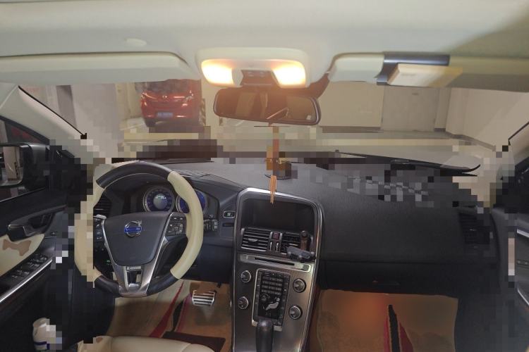 Used Volvo XC60 2011 T6 AWD Zhiya Edition Center Console