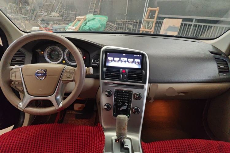 Used Volvo XC60 2011 2.0T Zhiya Edition Center Console
