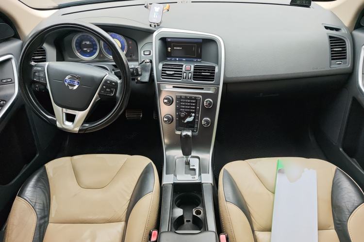 Used Volvo XC60 2011 T6 AWD Zhiya Edition Center Console