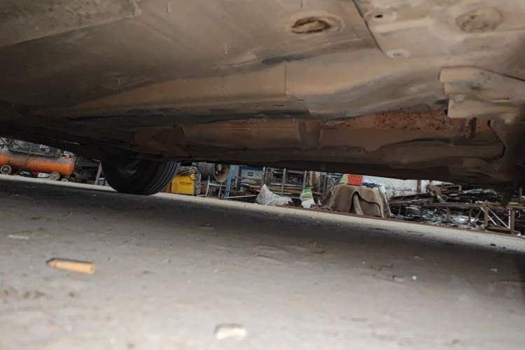 Used Volvo XC60 2011 2.0T Zhiya Edition Chassis Front Right