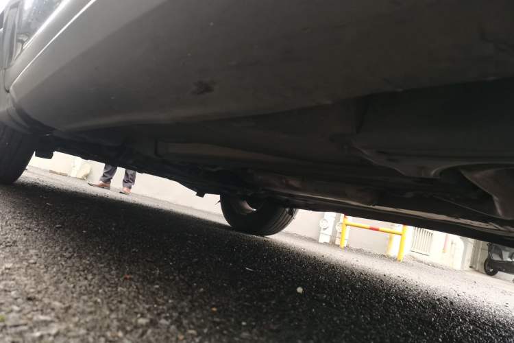 Used Volvo XC60 2011 2.0T Zhiya Edition Chassis Rear Left