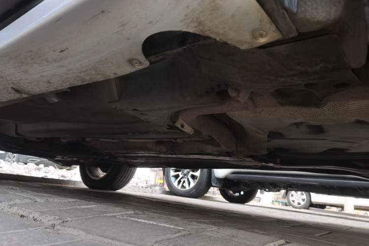 Used Volvo XC60 2011 2.0T Zhiya Edition Chassis Rear Left