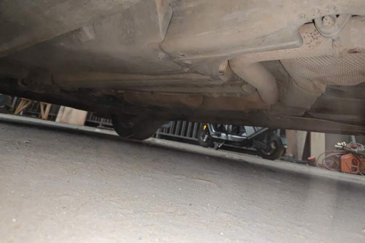 Used Volvo XC60 2011 2.0T Zhiya Edition Chassis Rear Left