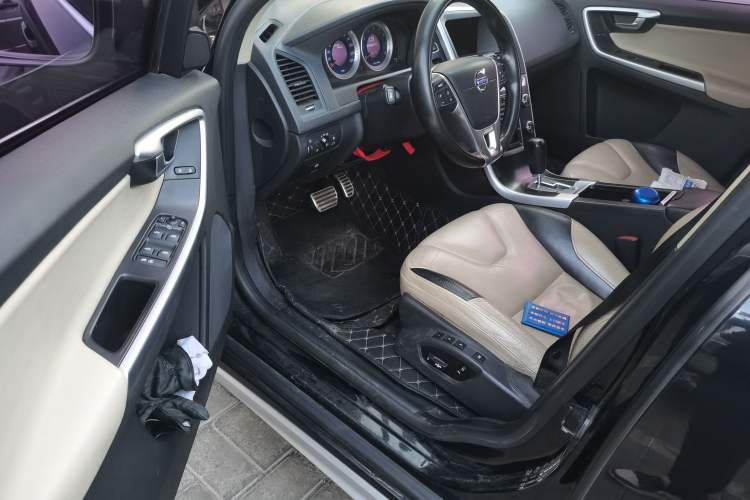 Used Volvo XC60 2011 2.0T Zhiya Edition Driver Seat