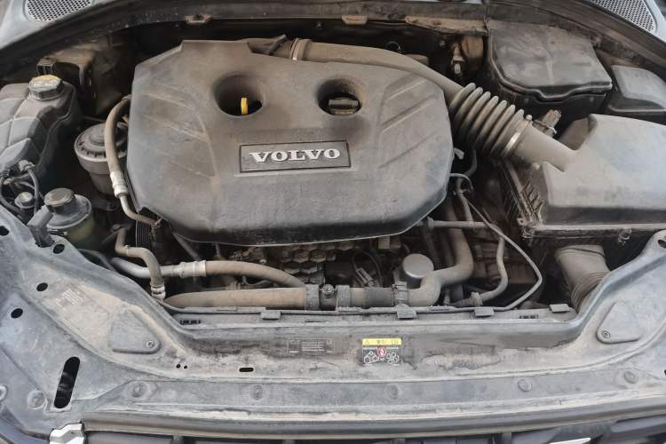 Used Volvo XC60 2011 2.0T Zhiya Edition Engine Bay