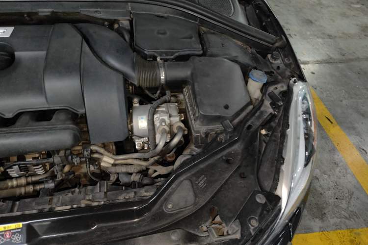 Used Volvo XC60 2011 T6 R-Design Personalized Sport Edition Engine Bay Left