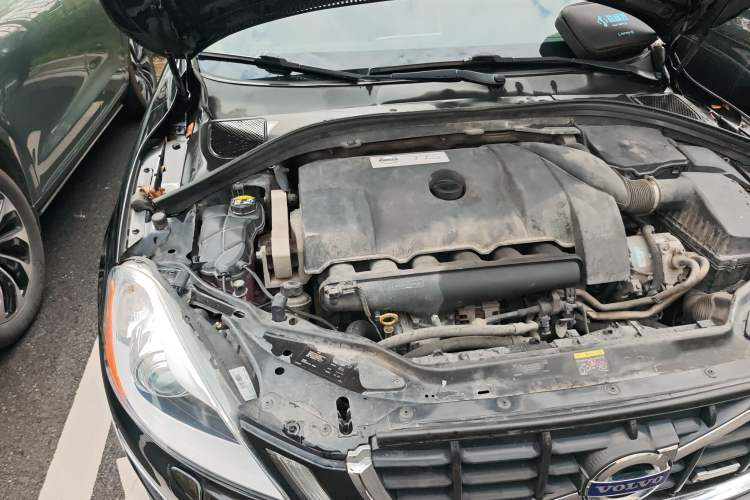 Used Volvo XC60 2011 T6 AWD Zhiya Edition Engine Bay Right