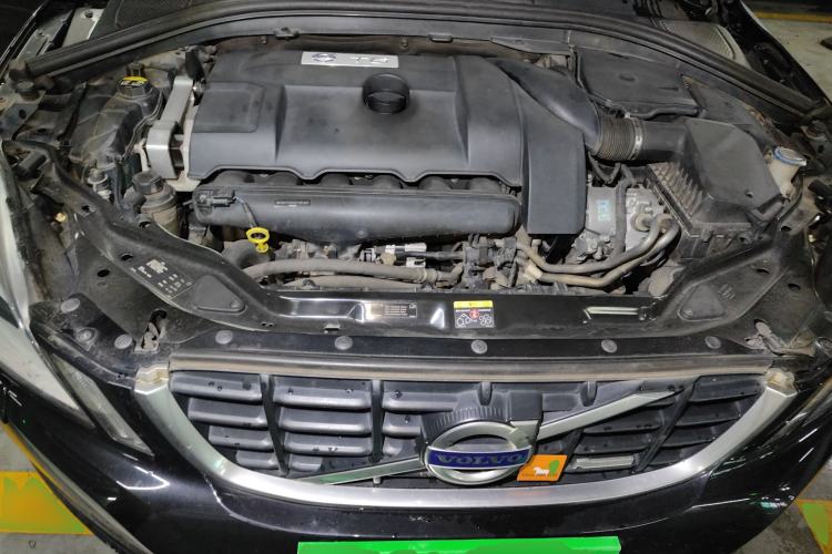 Used Volvo XC60 2011 T6 R-Design Personalized Sport Edition Engine Bay