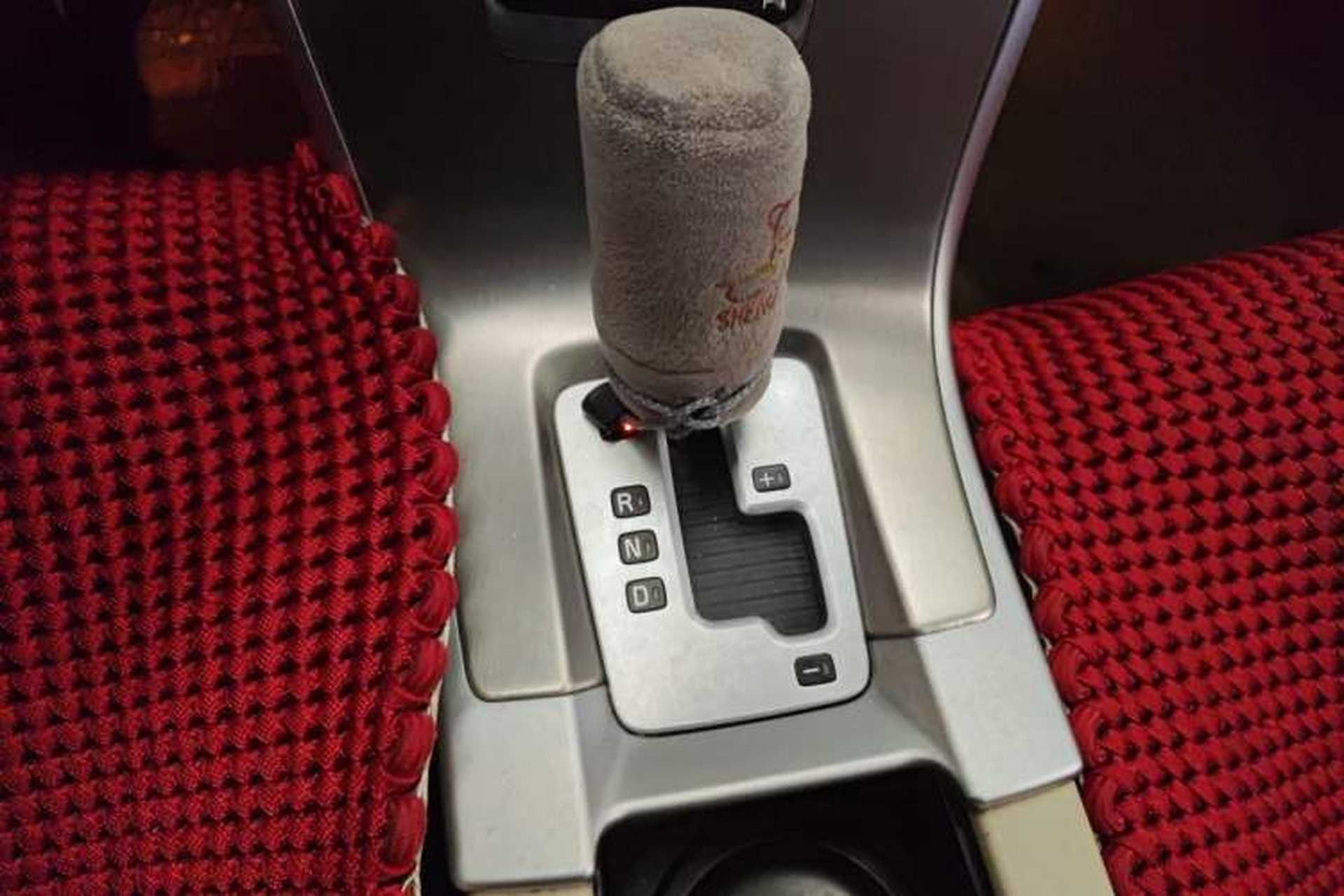 Used Volvo XC60 2011 2.0T Zhiya Edition Gear Lever