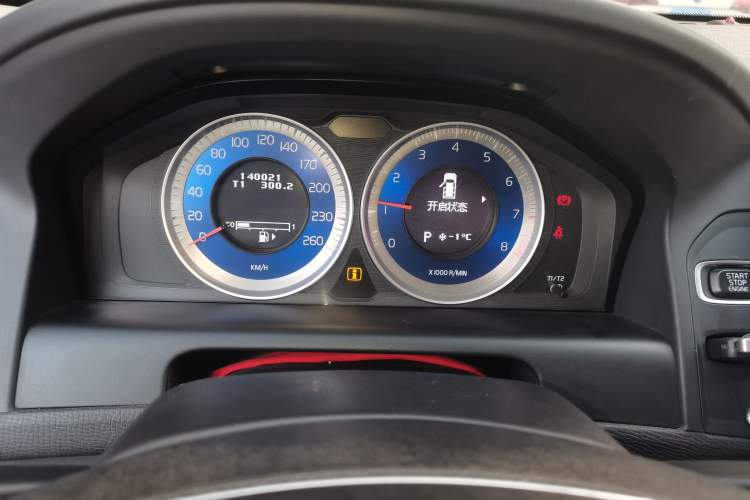 Used Volvo XC60 2011 2.0T Zhiya Edition Instrument Cluster
