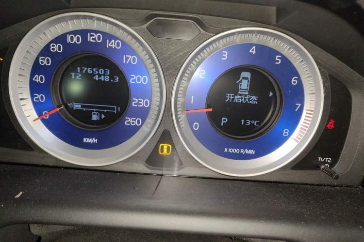 Used Volvo XC60 2011 T6 R-Design Personalized Sport Edition Instrument Cluster