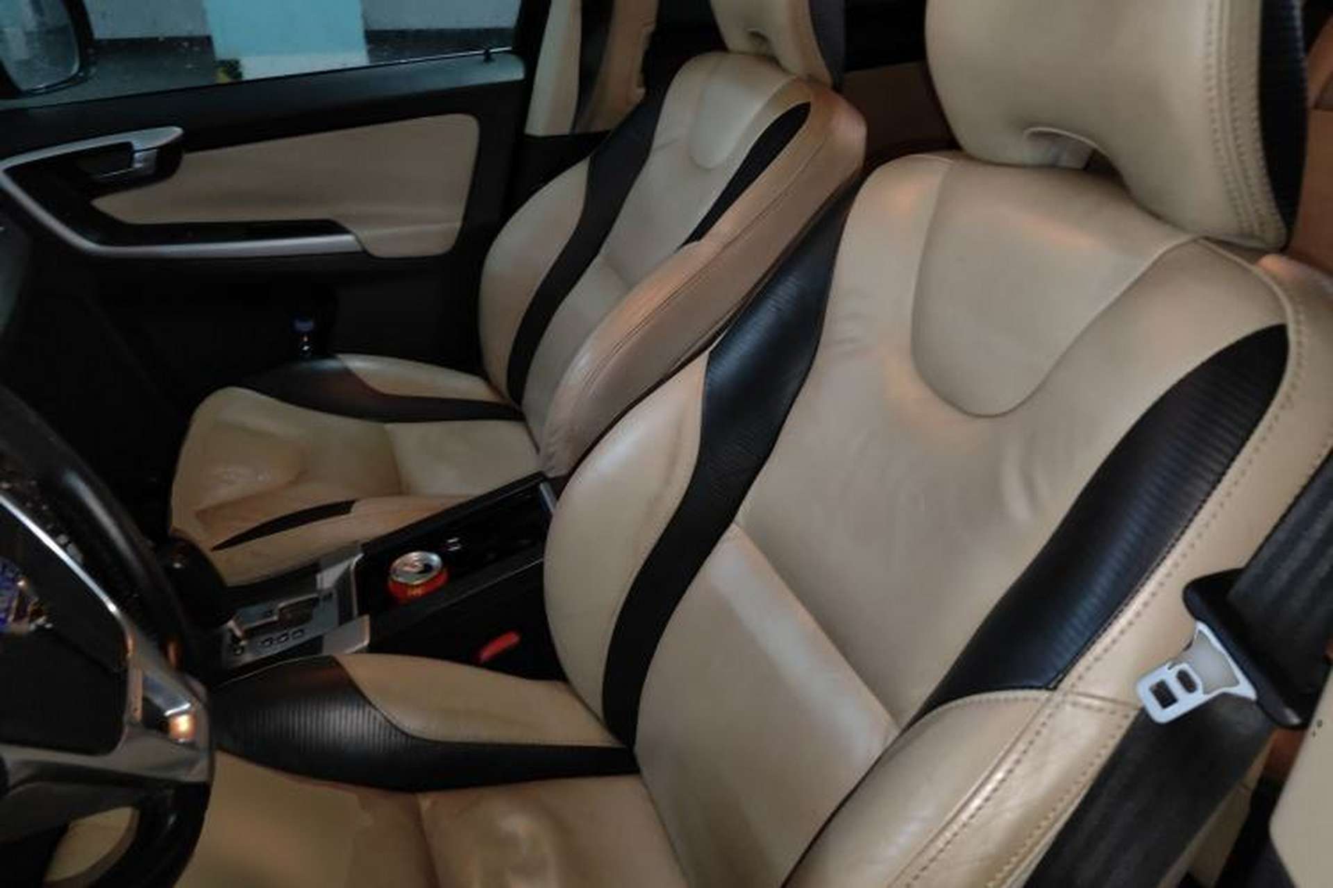 Used Volvo XC60 2011 T6 R-Design Personalized Sport Edition Left Front Seat