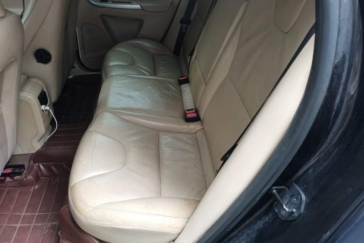 Used Volvo XC60 2011 2.0T Zhiya Edition Left Rear Seat