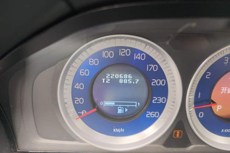 Used Volvo XC60 2011 T6 AWD Zhiya Edition Odometer Close Up