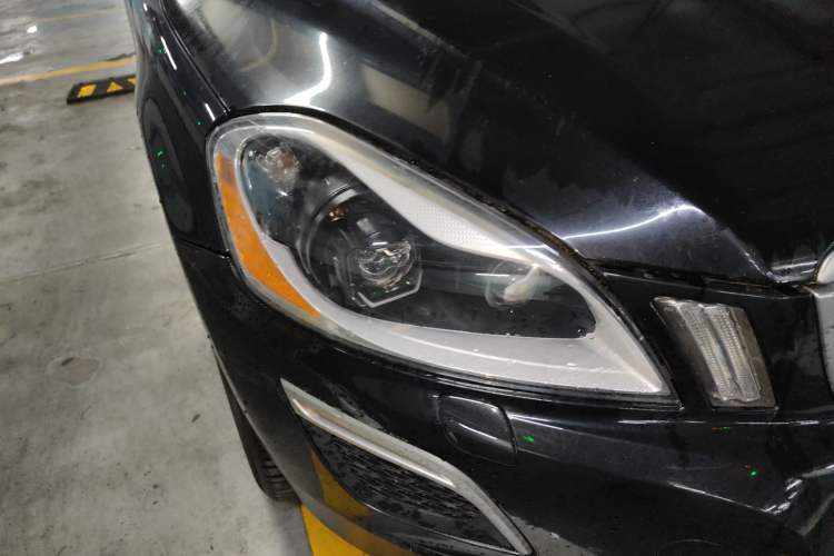 Used Volvo XC60 2011 T6 R-Design Personalized Sport Edition Right Front Headlight