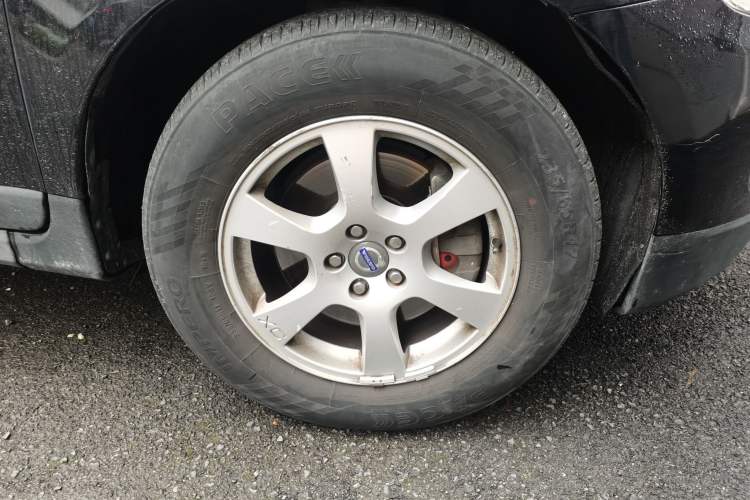 Used Volvo XC60 2011 2.0T Zhiya Edition Right Front Wheel Hub