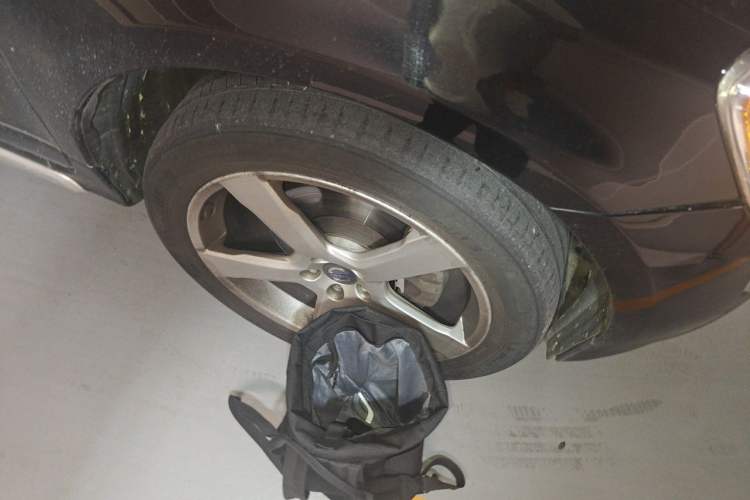 Used Volvo XC60 2011 T6 AWD Zhiya Edition Right Front Wheel Hub