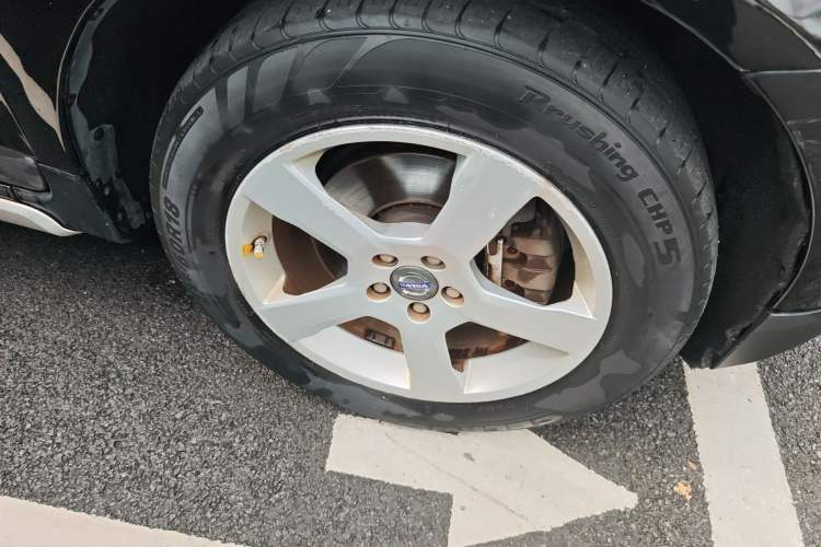 Used Volvo XC60 2011 T6 AWD Zhiya Edition Right Front Wheel Hub