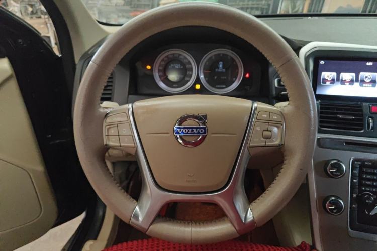 Used Volvo XC60 2011 2.0T Zhiya Edition Steering Wheel