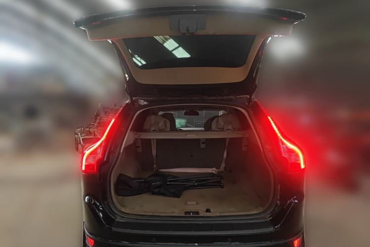 Used Volvo XC60 2011 2.0T Zhiya Edition Trunk