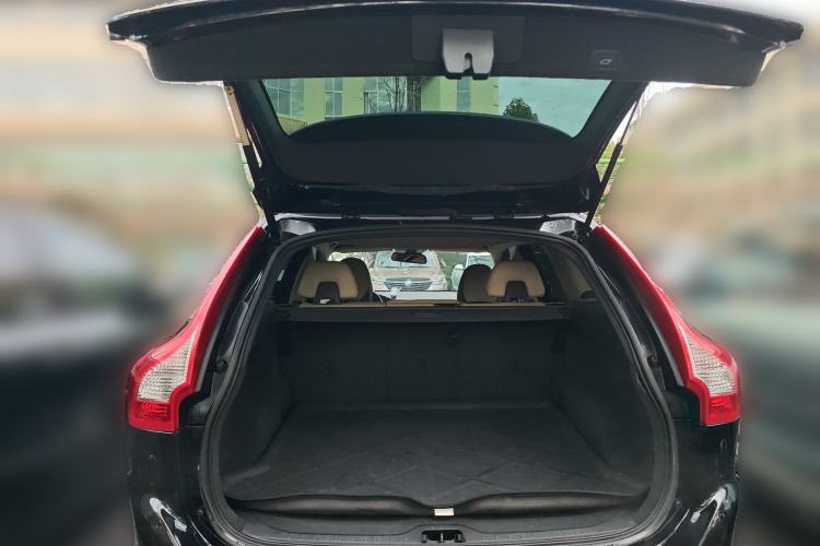 Used Volvo XC60 2011 T6 AWD Zhiya Edition Trunk