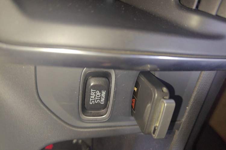 Used Volvo XC60 2011 T6 AWD Zhiya Edition Vehicle Key