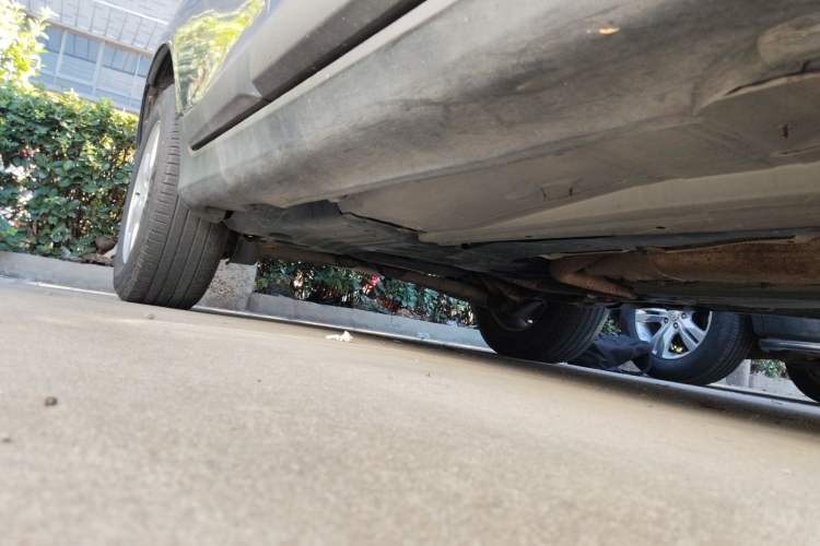 Used Volvo XC60 2011 2.0T Zhiya Edition Chassis Front Right