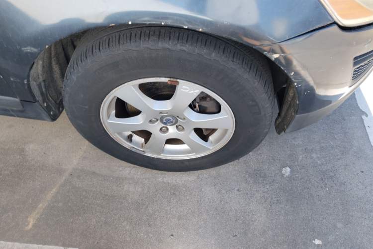 Used Volvo XC60 2011 2.0T Zhiya Edition Right Front Wheel Hub
