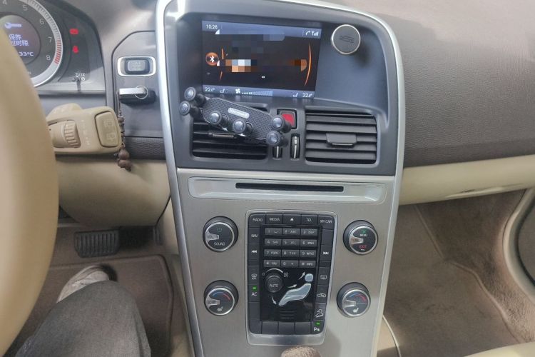 Used Volvo XC60 2011 T6 AWD Zhiya Edition Audio And AC Panel