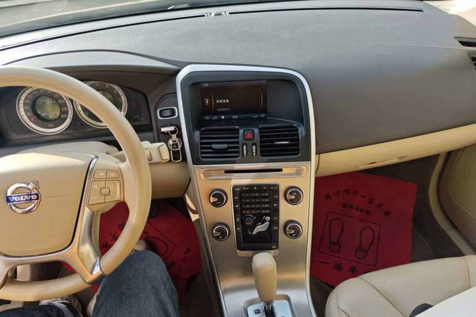 Used Volvo XC60 2011 2.0T Zhiya Edition Audio And AC Panel