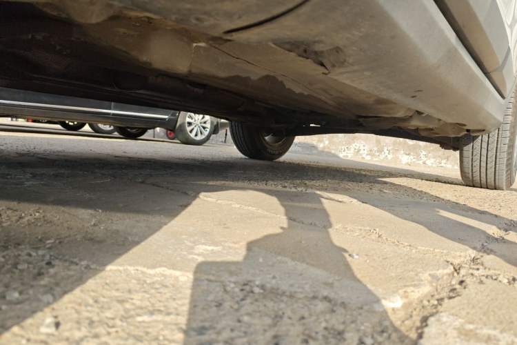 Used Volvo XC60 2011 2.0T Zhiya Edition Chassis Front Left