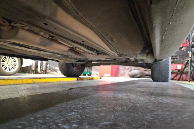 Used Volvo XC60 2011 2.0T Zhiya Edition Chassis Front Left