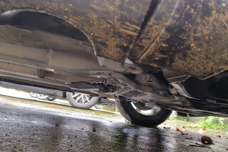Used Volvo XC60 2011 2.0T Zhiya Edition Chassis Front Right