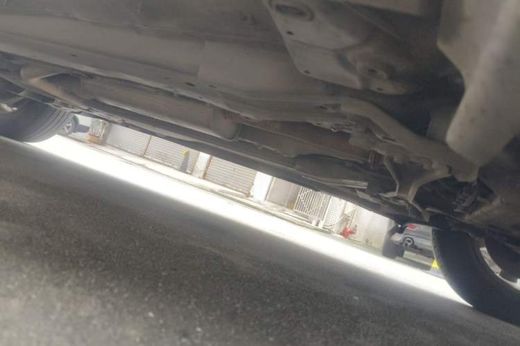 Used Volvo XC60 2011 2.0T Zhiya Edition Chassis Front Right