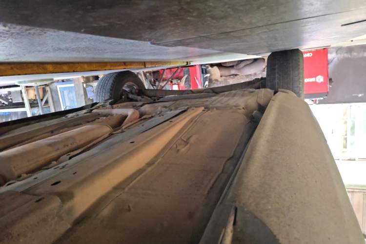 Used Volvo XC60 2011 2.0T Zhiya Edition Chassis Front Right