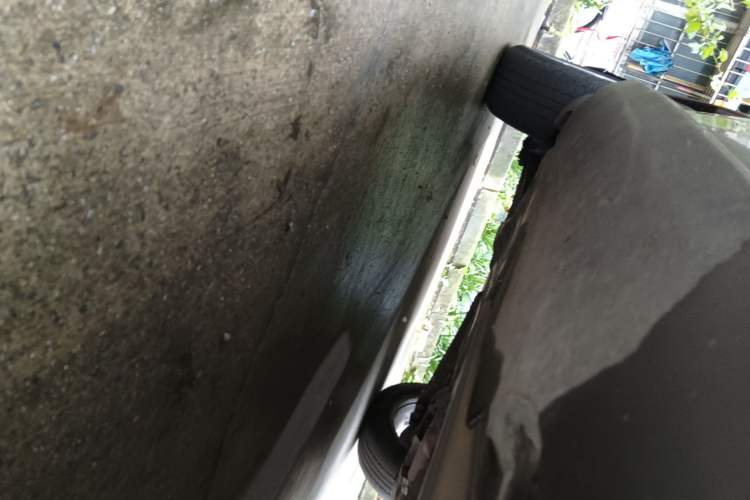 Used Volvo XC60 2011 2.0T ZhiZun Edition Chassis Front Right