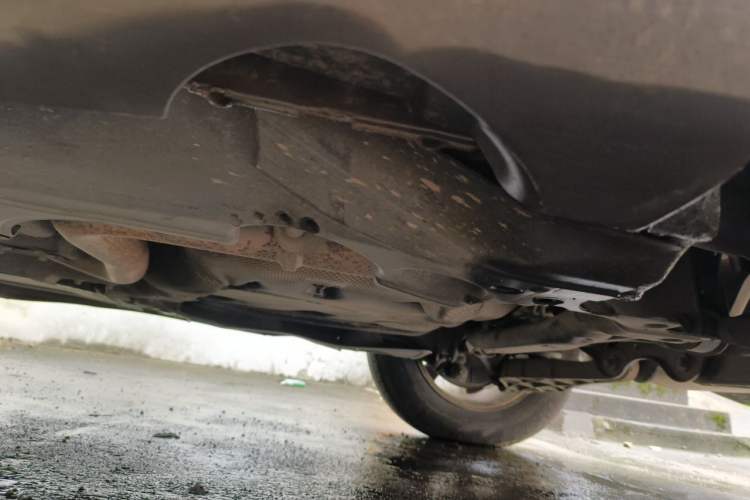 Used Volvo XC60 2011 2.0T Zhiya Edition Chassis Rear Left