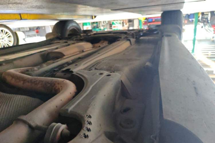 Used Volvo XC60 2011 2.0T Zhiya Edition Chassis Rear Left