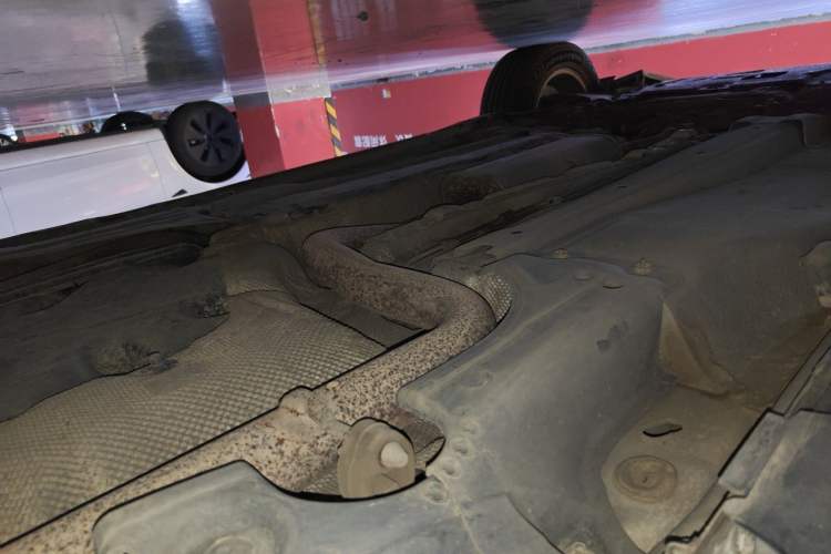 Used Volvo XC60 2011 2.0T Comfort Edition Chassis Rear Left