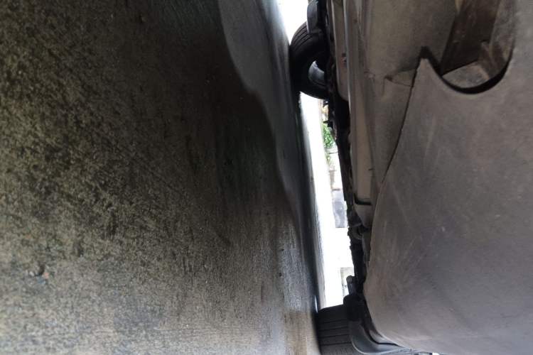 Used Volvo XC60 2011 2.0T ZhiZun Edition Chassis Rear Right