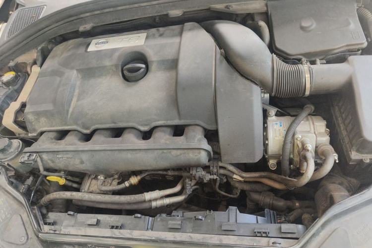 Used Volvo XC60 2011 T6 AWD Zhiya Edition Engine Bay