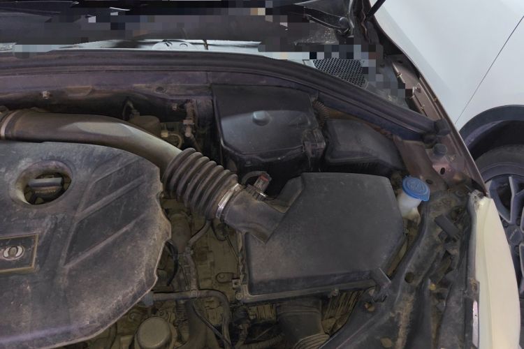 Used Volvo XC60 2011 2.0T Comfort Edition Engine Bay Left